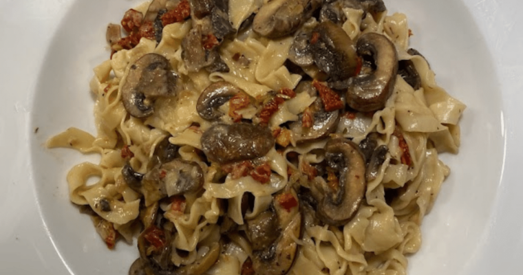 Homemade Fettucine with Mushrooms and Sundried Tomatoes